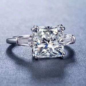 Sterling silver Princess cut white Sapphire Ring